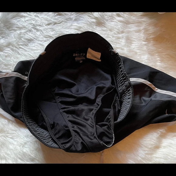 Nike Womens Black & White Dri Fit Elastic Waist - Picture 4 of 5